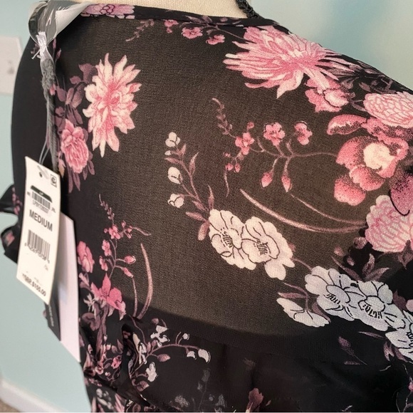 Wayf Black Floral Wrap Dress NWT Ruffle Back Sz M - Picture 8 of 13